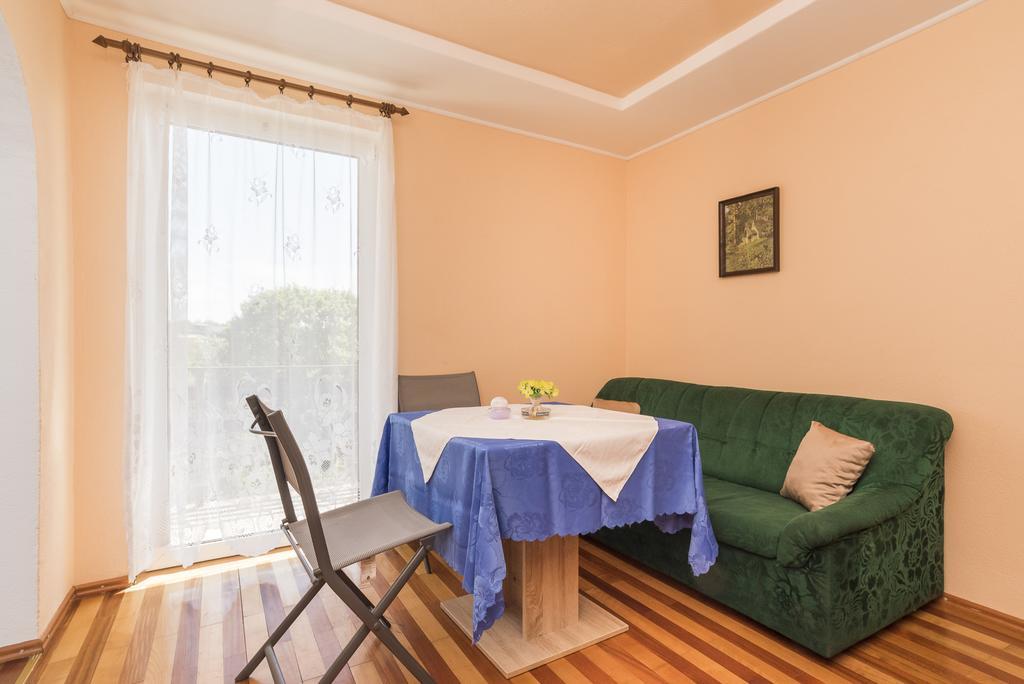 Studios Kastel Буйе Екстериор снимка
