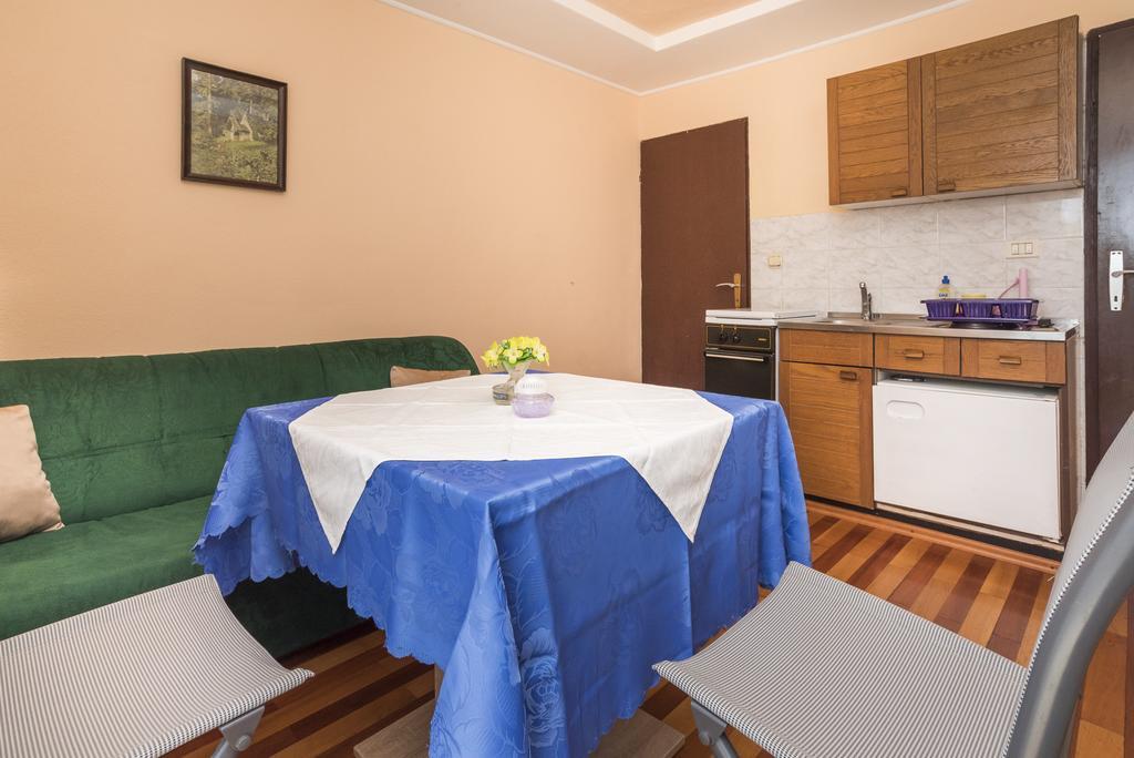 Studios Kastel Буйе Екстериор снимка